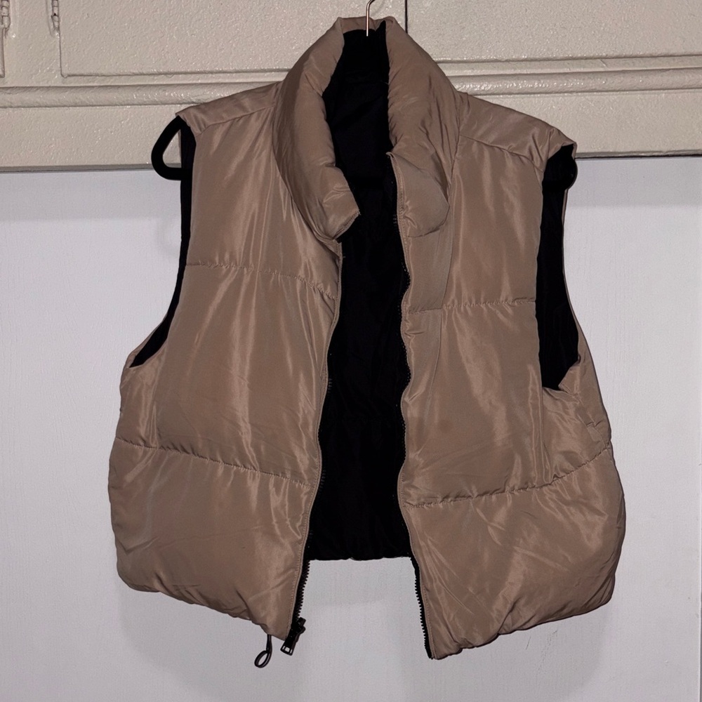 Stylish Women's Beige Puffer Vest